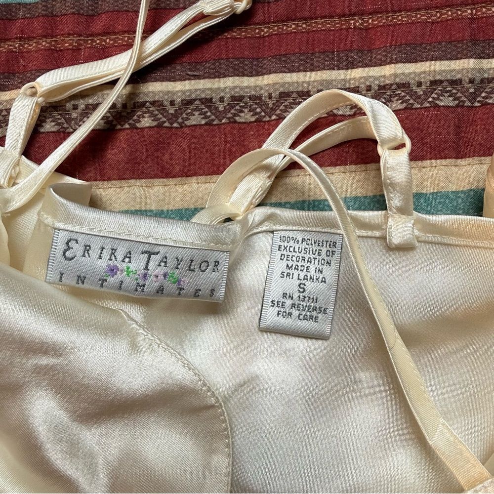 Vintage Elegant Cream Satin Slip size small - Picture 2 of 7